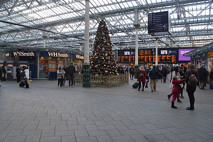 爱丁堡威瓦利站内部的商店和时间表