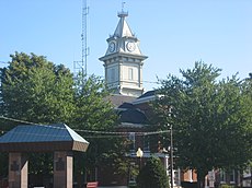 Edwards County Courthouse in Albion.jpg
