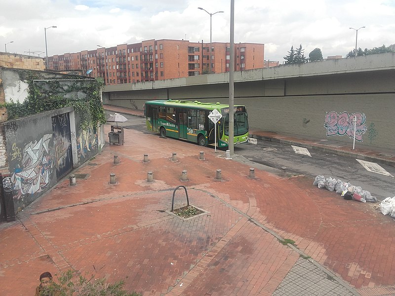 File:En calle 3 Btá Col may 2018 - 1.jpg