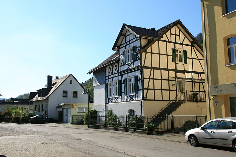 File:Engelskirchen Ründeroth - Kamperstraße 01 ies.jpg