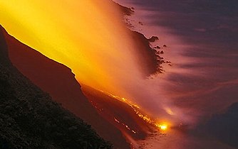埃奥利群岛中的斯通波利島火山