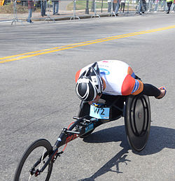 Ernst F. Van Dyk 2014 -ben a bostoni maratonon. Jpg