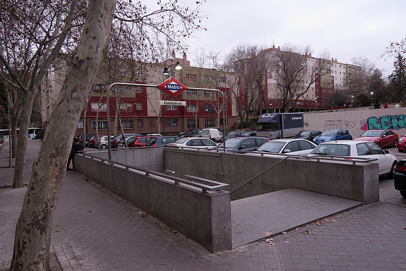 File:Estación de Fuencarral (Metro de Madrid).JPG