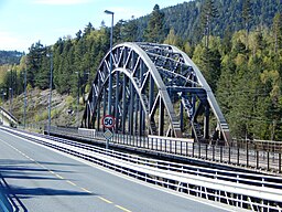 Bron över Saua.