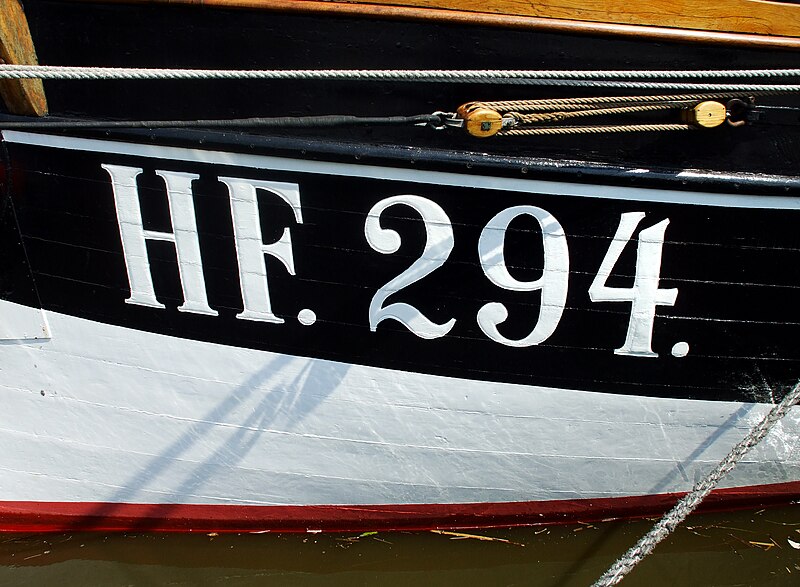 File:Fischereikennzeichen HF 294.jpg