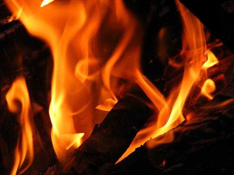 File:Flames, closeup.jpg