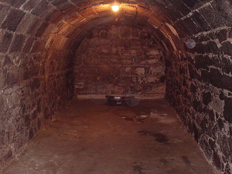 File:Former wine cellar in Diósd.JPG