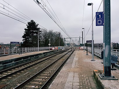 Hoe gaan naar Station Arcaden met het openbaar vervoer - Over de plek