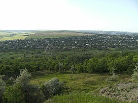 Uitzicht op Gyska vanaf de berg Suvorovskaya