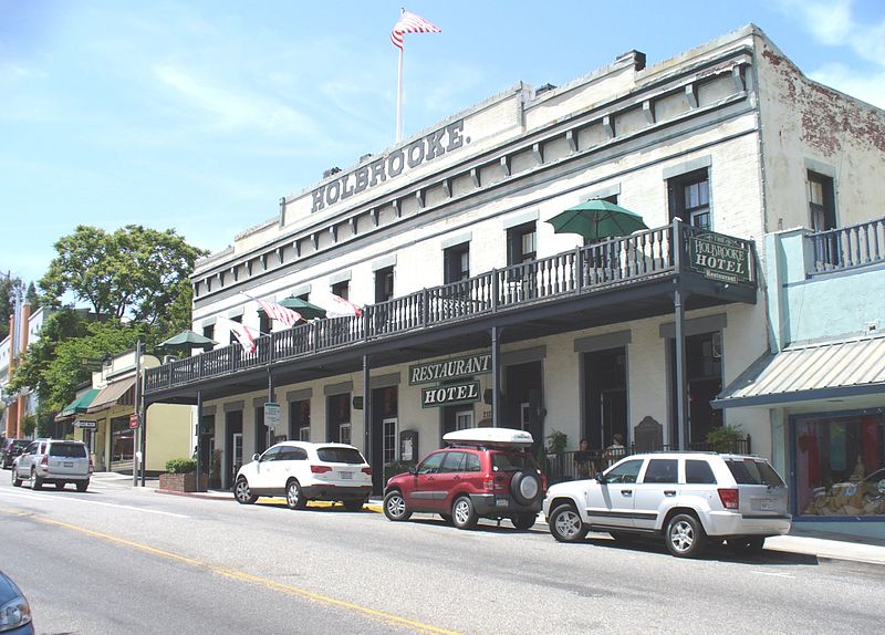 File:GrassValleyCAHotel.JPG