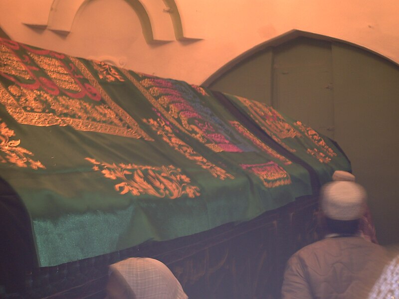 File:Grave Nabi Musa 045.jpg