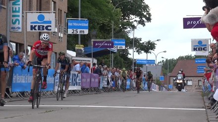 Fil: Grotenberge (Zottegem) - Omloop Het Nieuwsblad Beloften, 5. juli 2014 (D73E) .ogv