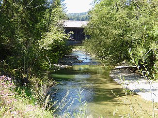 Weißach bei der Gschwendmühlbrücke nahe der Staatsgrenze