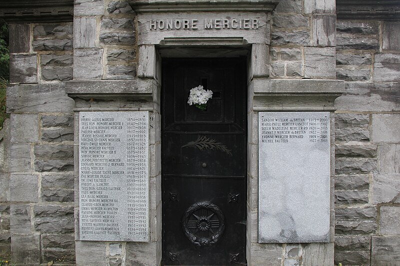 File:H. Mercier Tombe (porte).JPG