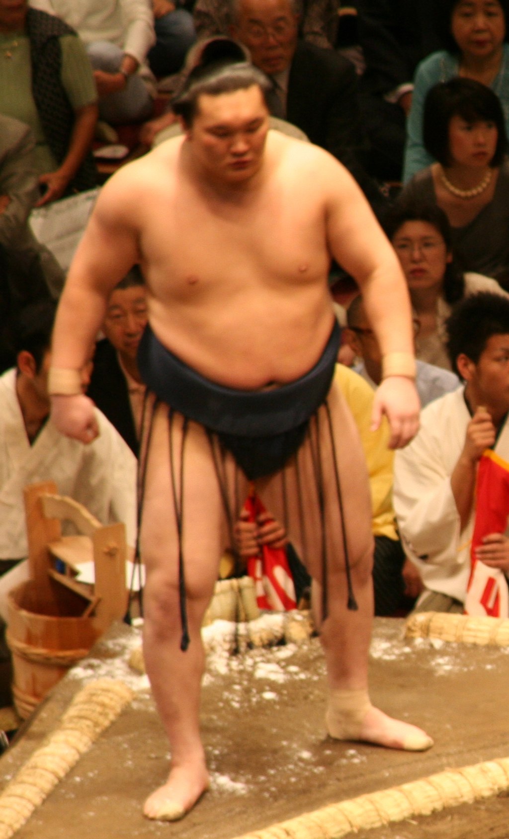 1024px-Hakuho_May07.jpg