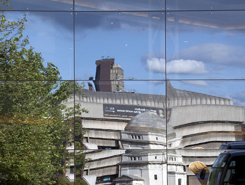 File:Hall of Rememberance and Library (3704717971).jpg