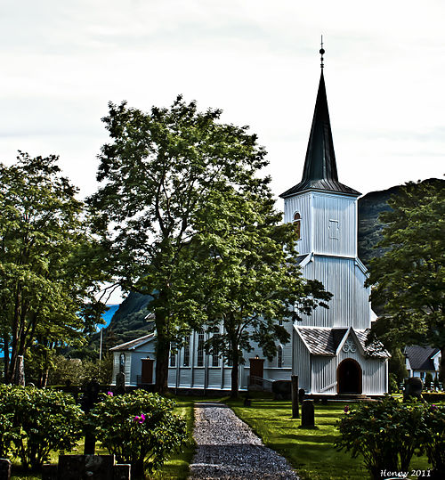 Hareid kirke Foto: Henny Stokseth