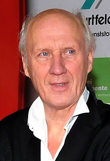 <span class="mw-page-title-main">Herman van Veen</span> Dutch stage performer, actor, author, singer-songwriter, and musician