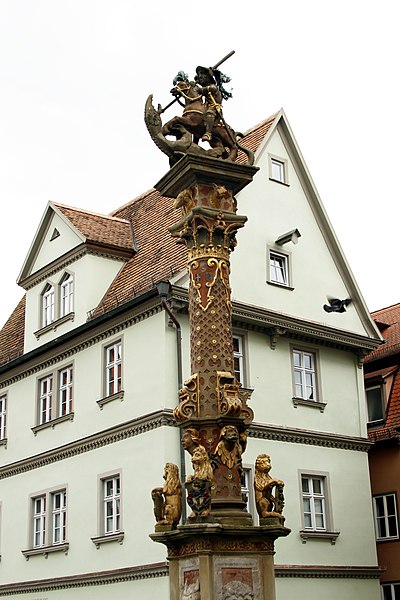 File:Herterichsbrunnen - Marktplatz - Rothenburg ob der Tauber - Germany 2017.jpg