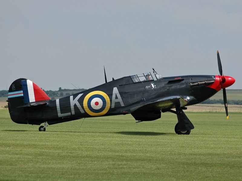 File:Hurricane XII RCAF 5589.jpg