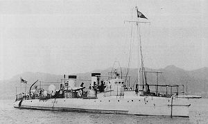 IJN torpedo boat HAYABUSA in 1900 at Kobe.jpg