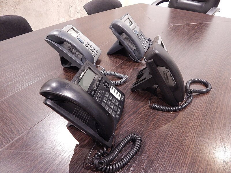 File:IP-phones (d-link, cisco, grandstream).jpg