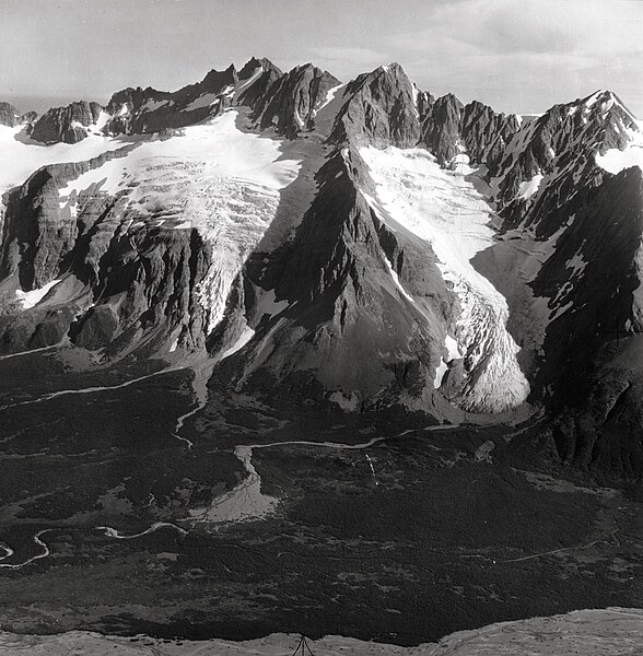File:Icy Peak, Alaska.jpg