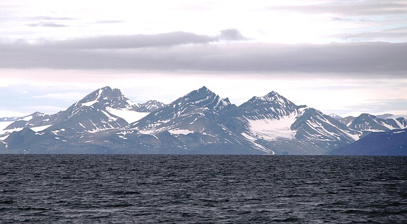 File:James I Land IMG 3836 Tornefjellet Samebreen Umefjellet Pitefjellet.JPG