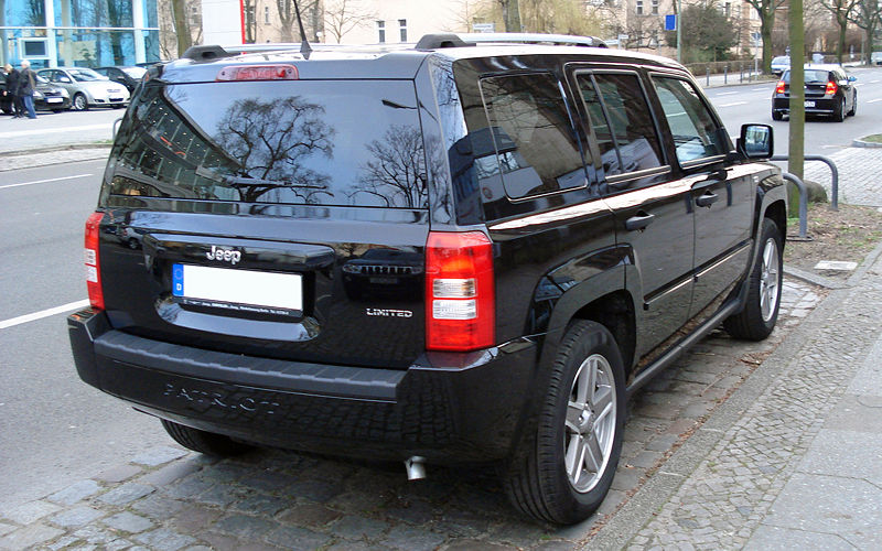 File:Jeep Patriot black rr.jpg