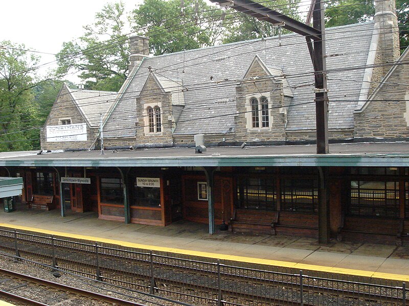 File:Jenkintown Station II.JPG