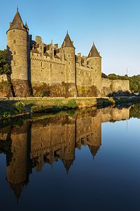 Le château de Josselin (Bretagne). (définition réelle 10 000 × 15 000)