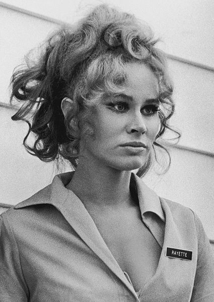 Karen Black as Rayette, in Five Easy Pieces