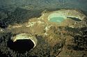 Kelimutu kraatteri lakes.jpg