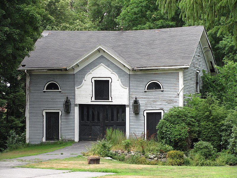 File:Kemp Barn, Reading MA.jpg