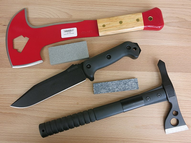 File:Knife and Hatchets (32059787214).jpg