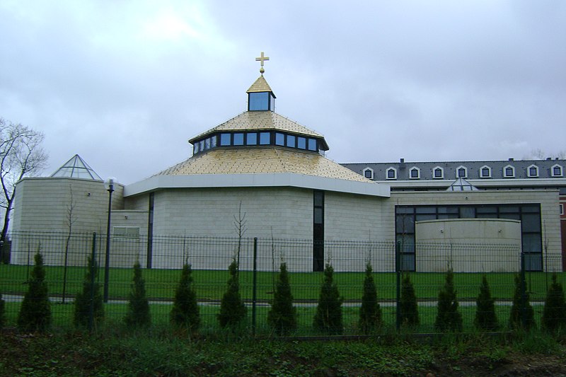 File:Kościół seminaryjny pw. Najświętszej Maryi Panny Królowej Polski w Warszawie w 2013 r.jpg