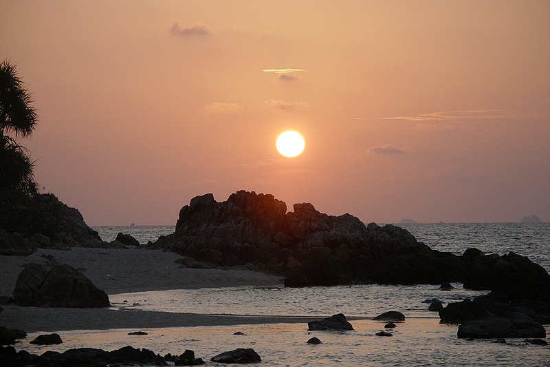 File:Koh Adang (island), Sunset, Thailand.jpg