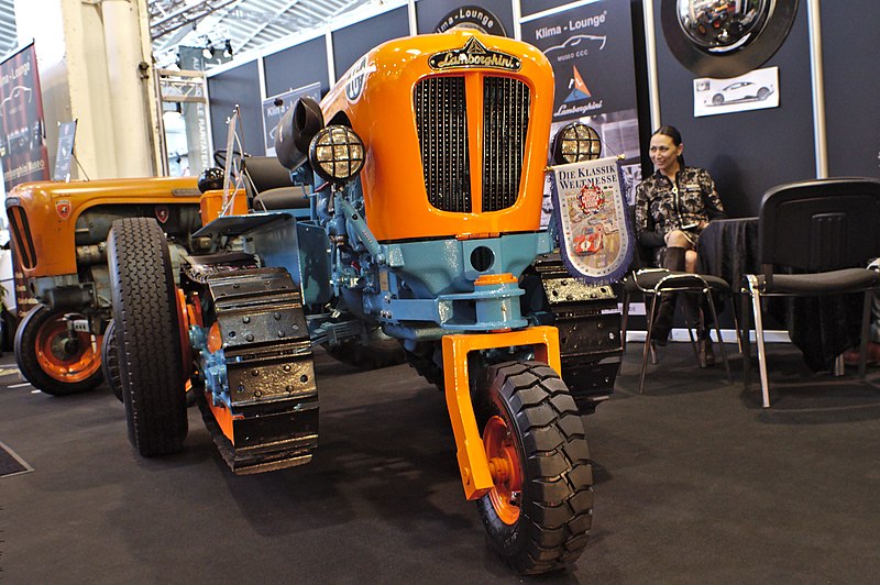 File:Lamborghini Tractor on Tracks and Wheels (41034803722).jpg