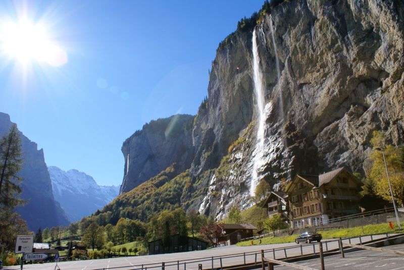 File:Lauterbrunnen Wasserfall fl.jpg