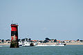 Le phare du Lavardin devant la plage de Sablanceau