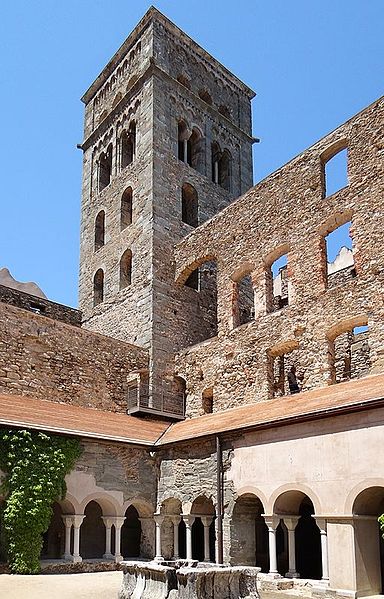 File:Le monastère de Sant Pere de Rodes (Espagne) (14635216052).jpg