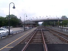 The Lincoln Park station and its lone platform facing westbound heading towards the 1904 station Lincoln Park station.jpg