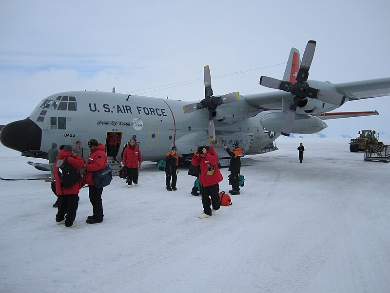 File:MSG. Brian Marcyjanik of the 171st Air Refueling Wing deployed to McMurdo Station Antarctica on a C-130 of the 105th Airlift Wing.jpg