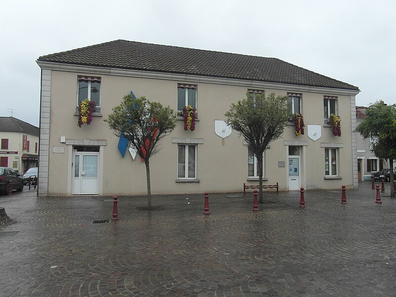 File:Mairie de Chevry-Cossigny (Seine-et-Marne).jpg