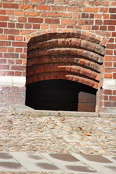 File:Malmöhus slott borggården 012.jpg