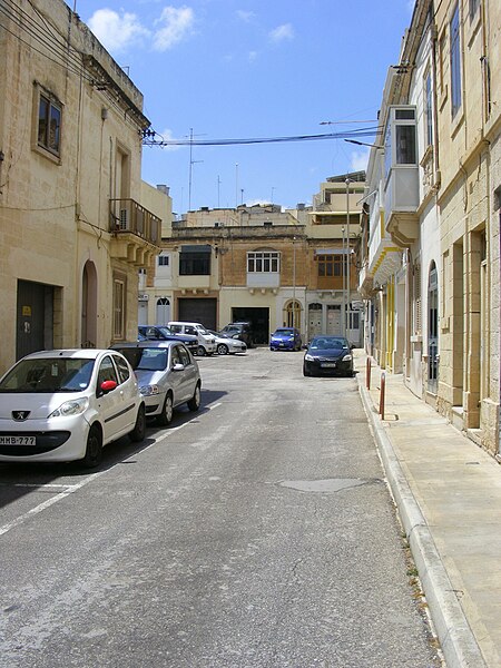 File:Malta - Marsa - Pjazza Patri Magri-2.jpg