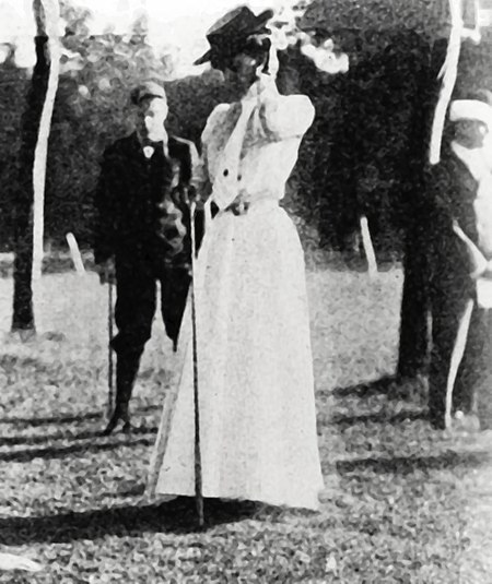 Margaret-abbott-gold-medal-1900-golf.jpg