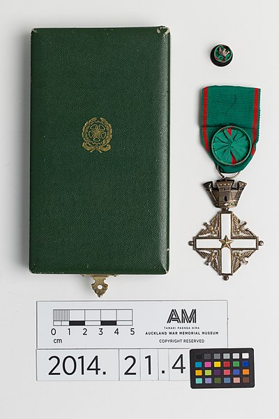 File:Medal, order (AM 2014.21.4-9).jpg