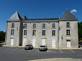 Mensignac bâtiment mairie (2).JPG