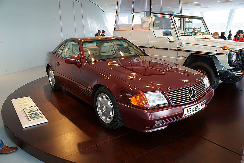 File:Mercedes-Benz 500SL 1991 Princess Diana RSideFront MBMuse 9June2013 (14960620456).jpg